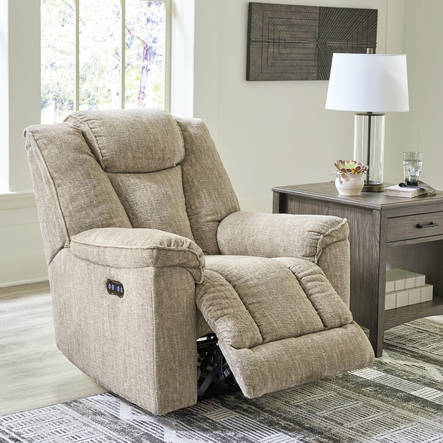 Hindmarsh PWR Recliner/ADJ Headrest