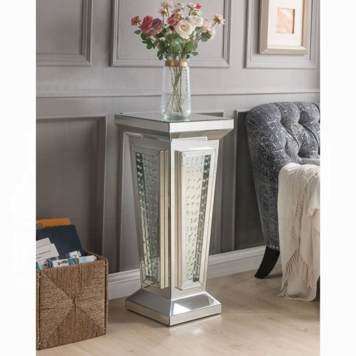 Nysa Pedestal Stand